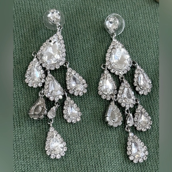 4 PAIRS OF RHINESTONE EARRINGS - Picture 3 of 6